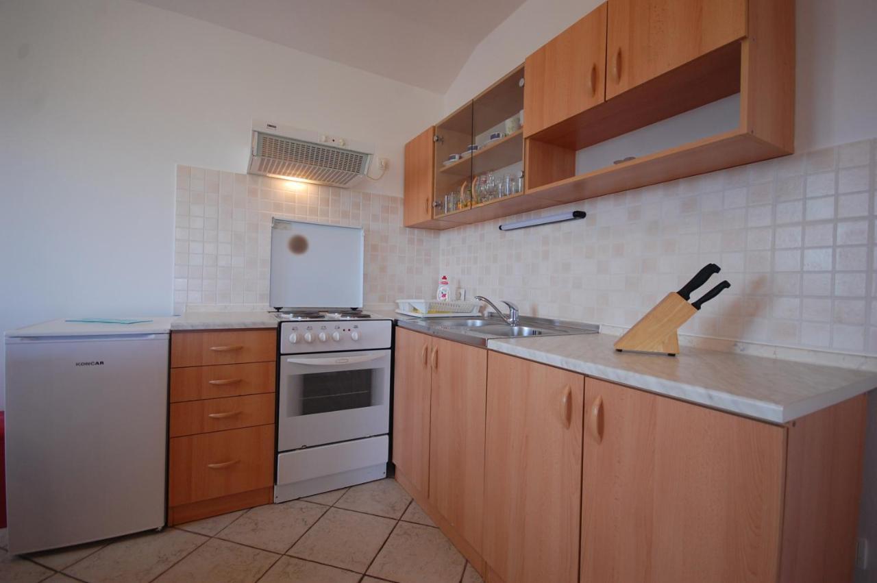 Apartments Novak By El-Pi Tours Малинска Екстериор снимка
